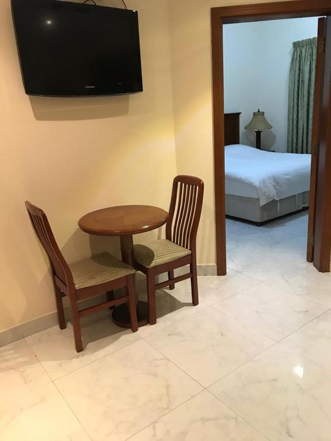 שארג'ה Al Majarah Residence מראה חיצוני תמונה