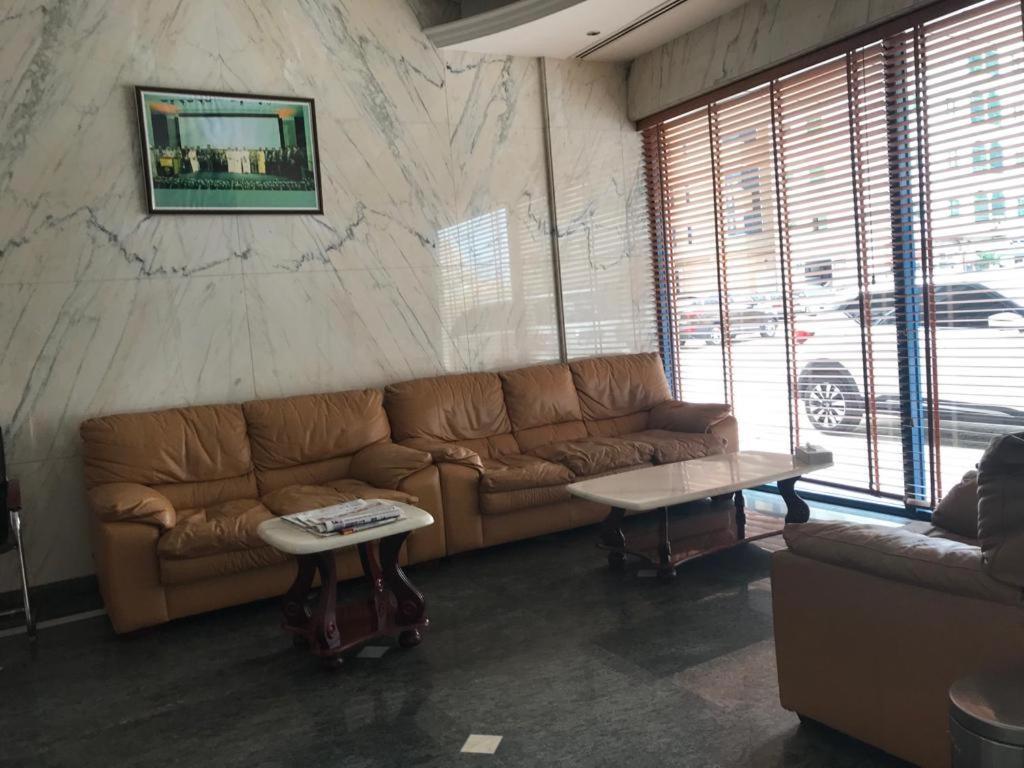 שארג'ה Al Majarah Residence מראה חיצוני תמונה
